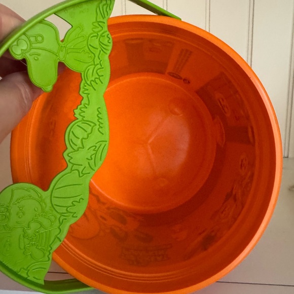 McDonald's Peanuts Charlie Brown 50th Anniversary Halloween Happy Meal Bucket - Picture 3 of 12